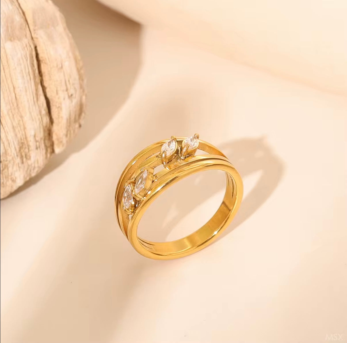 Anel Aura Banhado em Ouro 18K