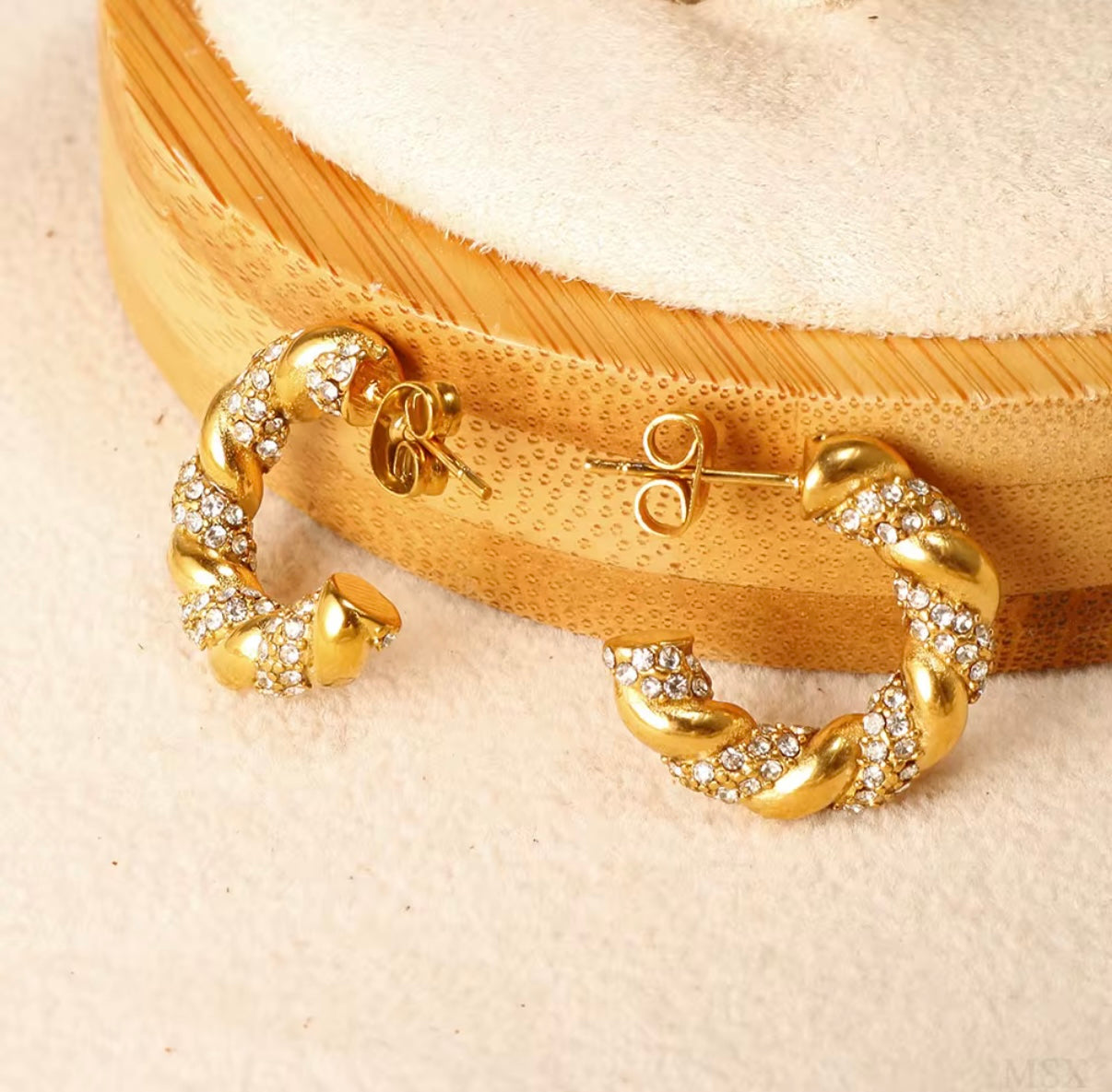 Brinco Lumiere Banhado em Ouro 18K