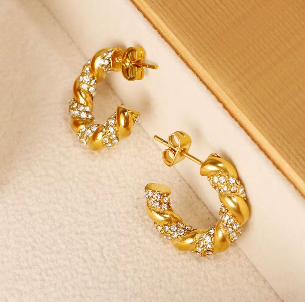 Brinco Lumiere Banhado em Ouro 18K
