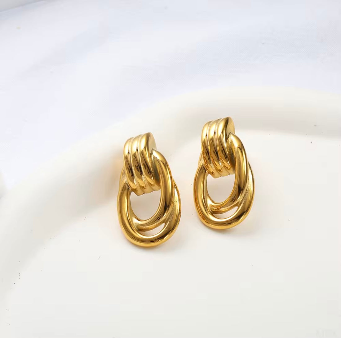 Brinco Elegance Banhado em Ouro 18K