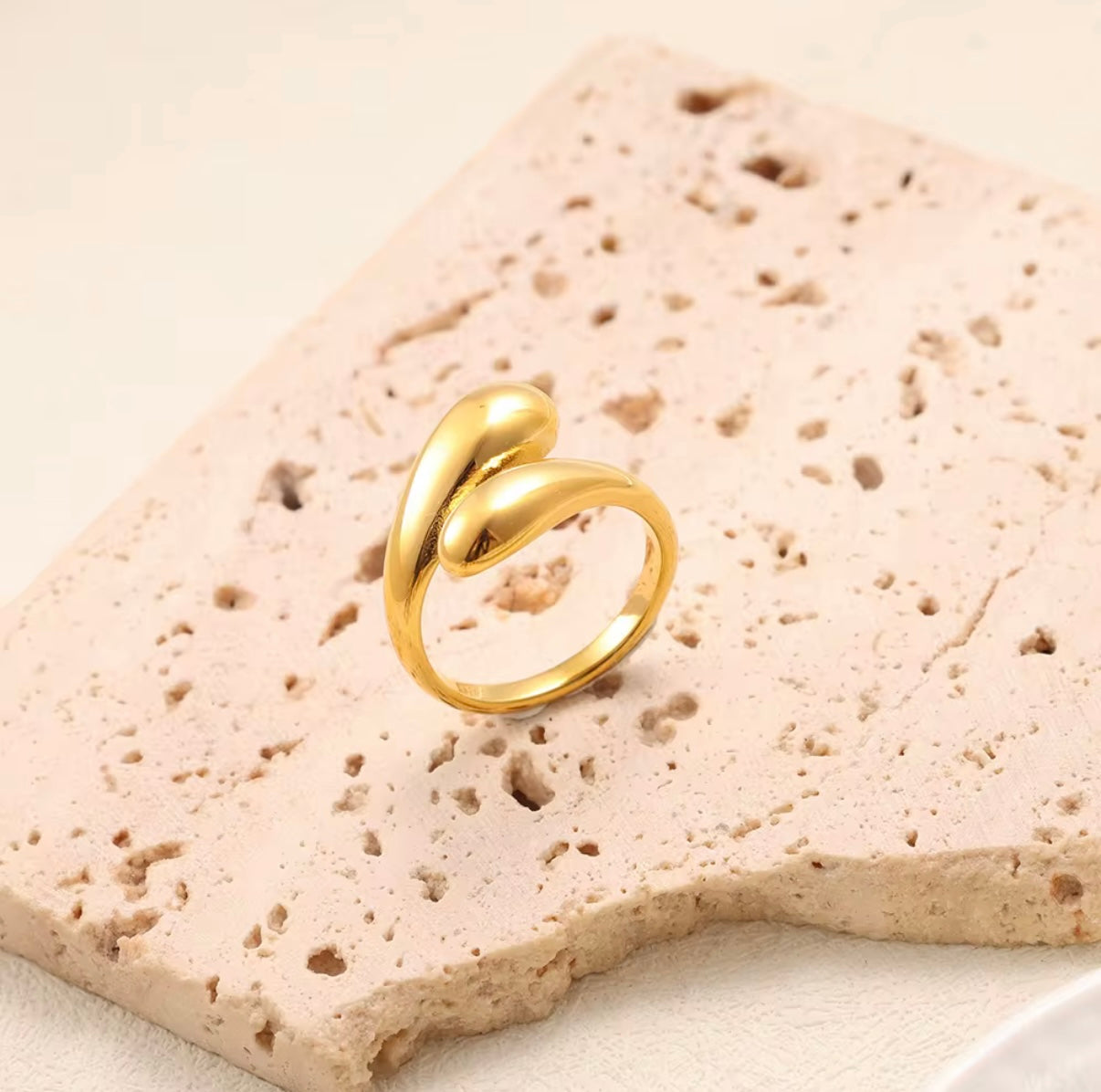 Anel Essence Banhado em Ouro 18K