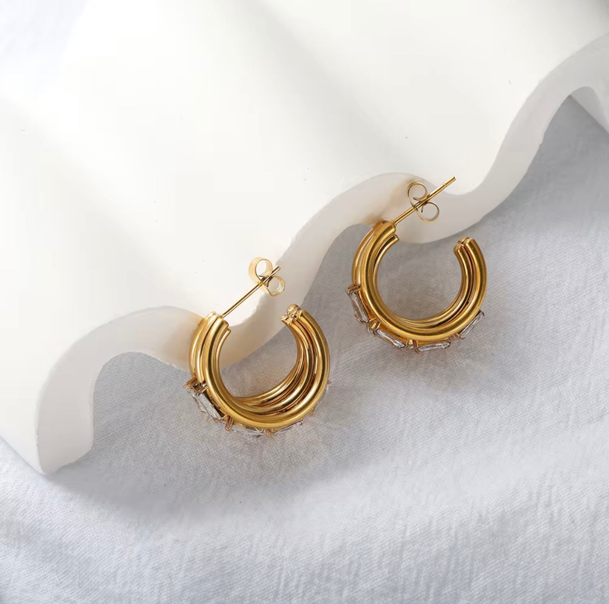 Brinco Irís Banhado em Ouro 18K