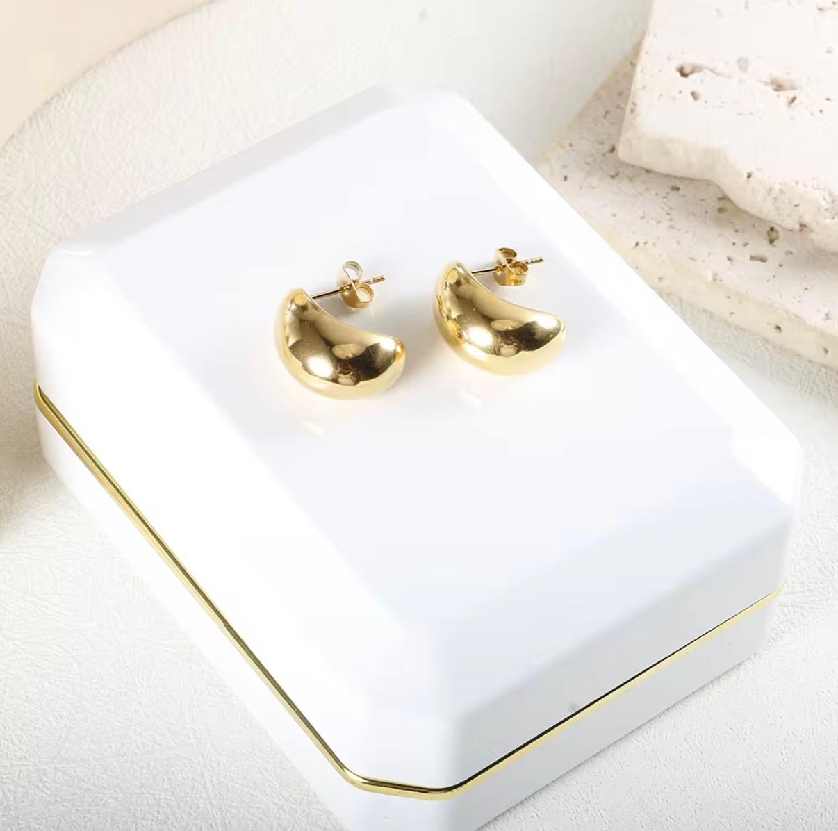 Brinco Essence Banhado em Ouro 18K